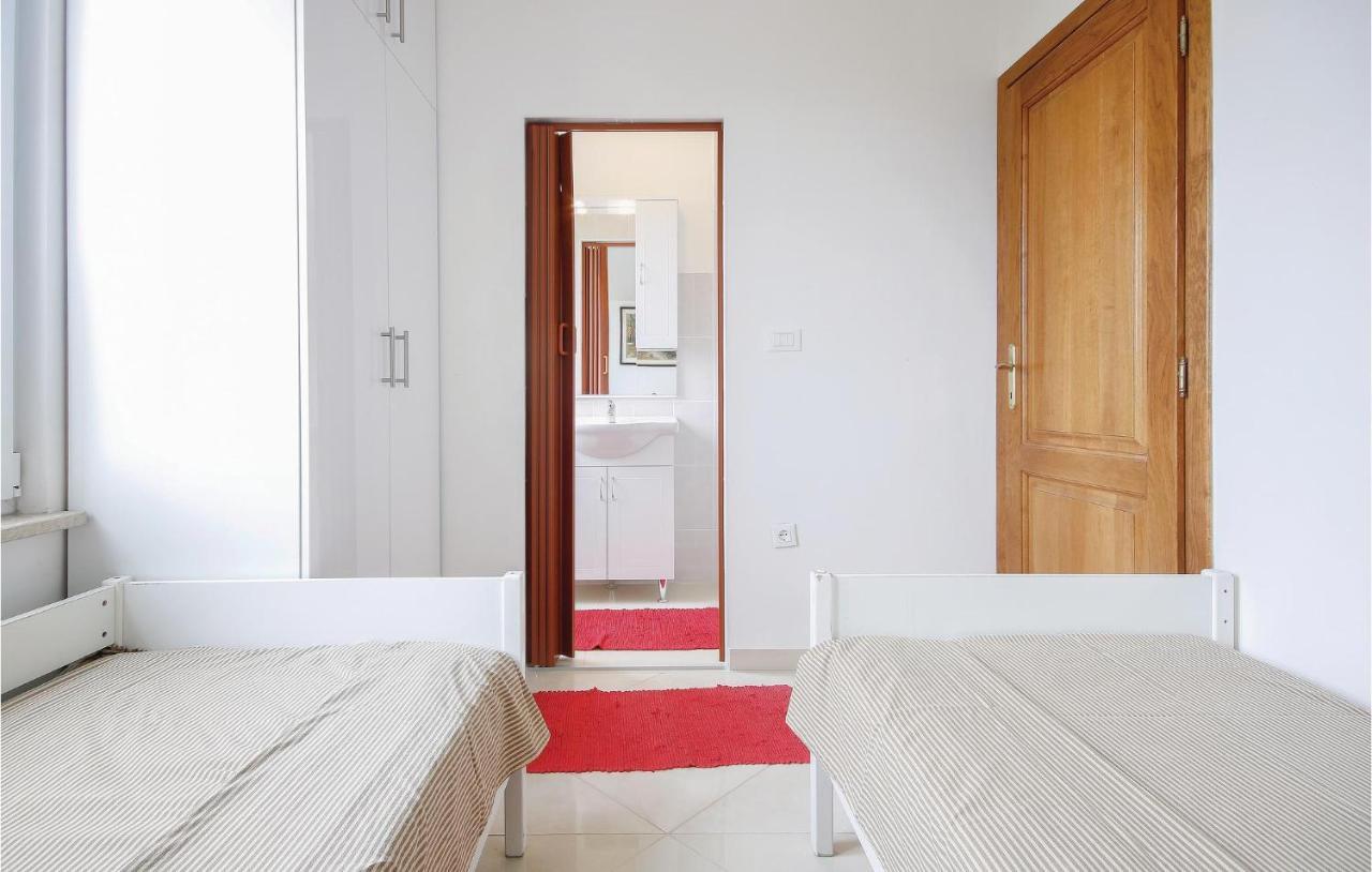 Cozy Apartment In Medulin With Kitchen Экстерьер фото