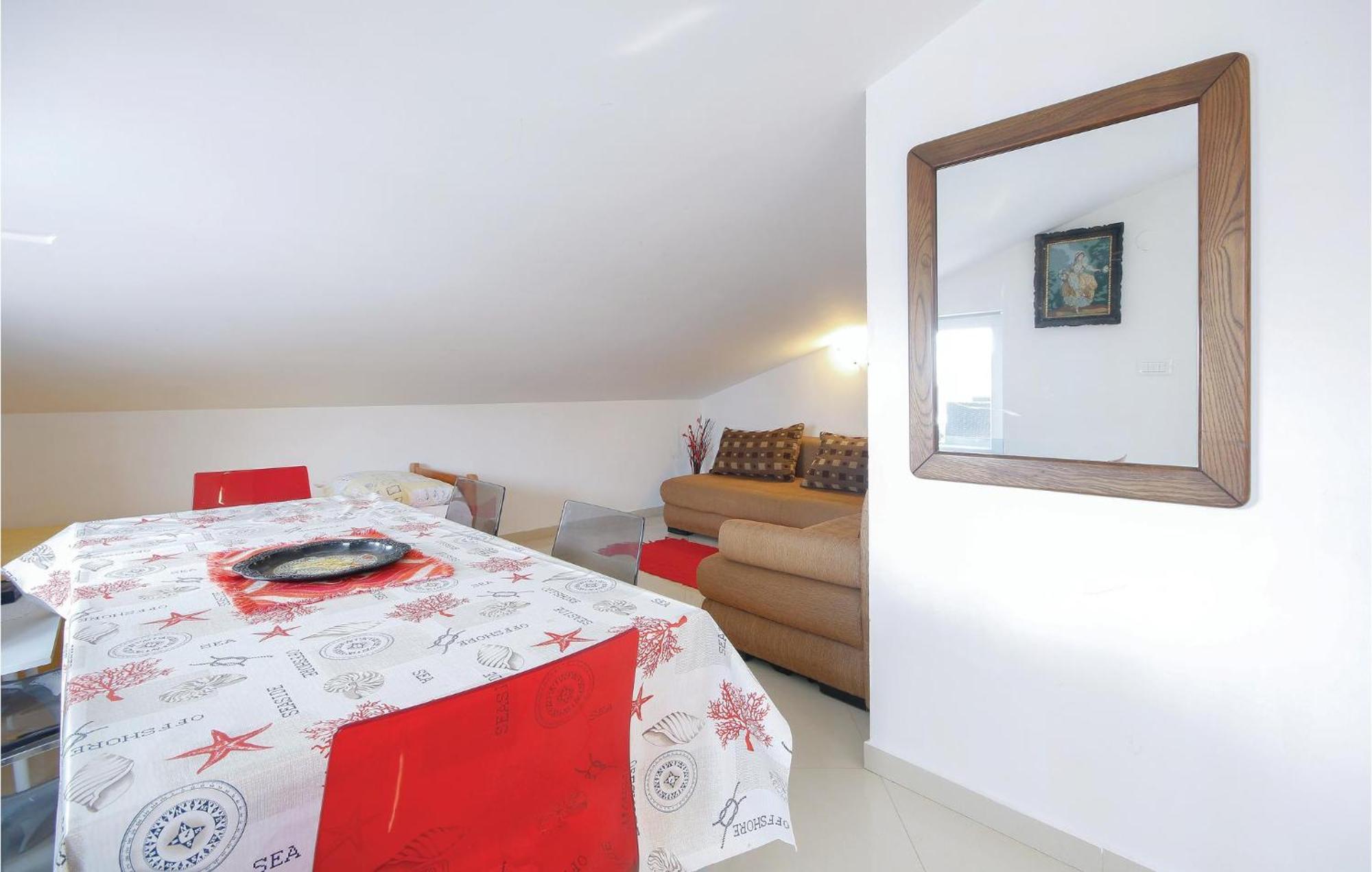 Cozy Apartment In Medulin With Kitchen Экстерьер фото